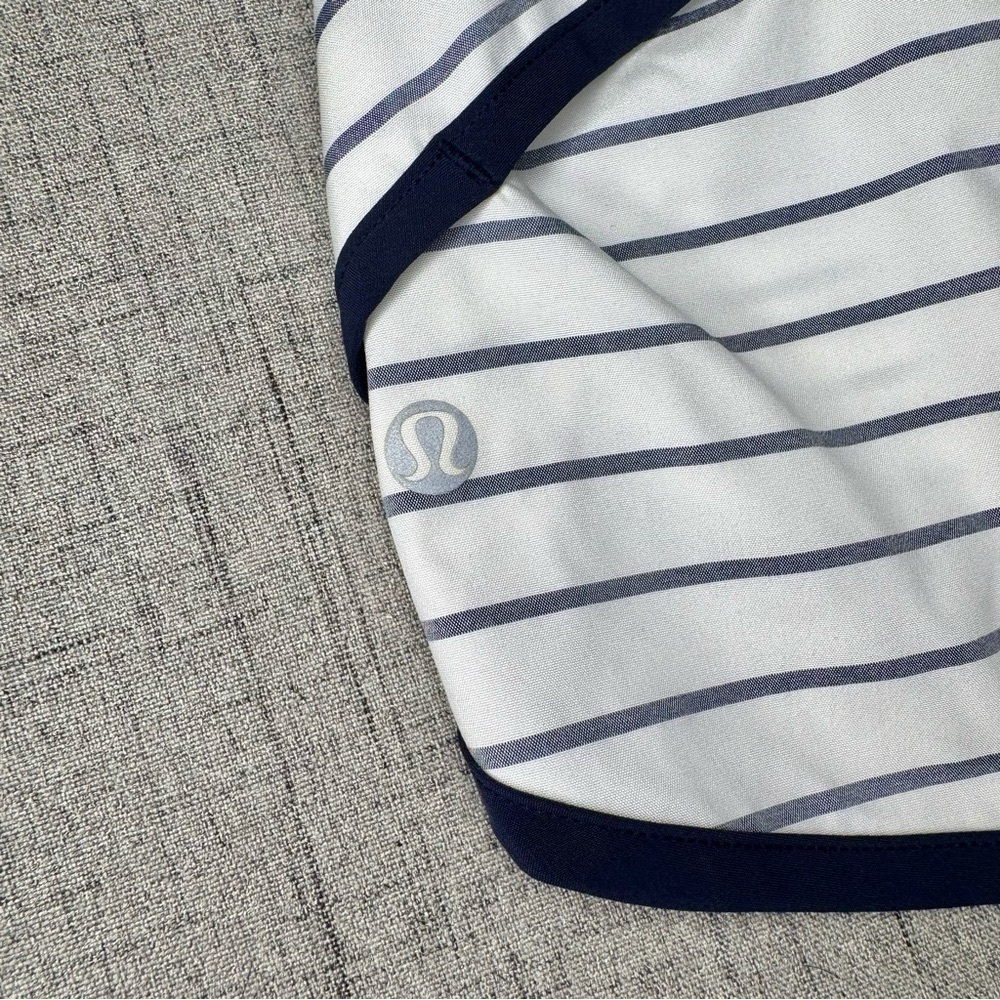 Lululemon Quiet Stripe Speed Short Athletic Shorts Low Rise Navy White Size 8 - Picture 8 of 10